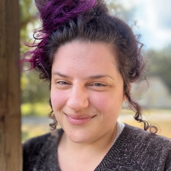 Meet your Posher, Lindslee - Picture 1 of 1